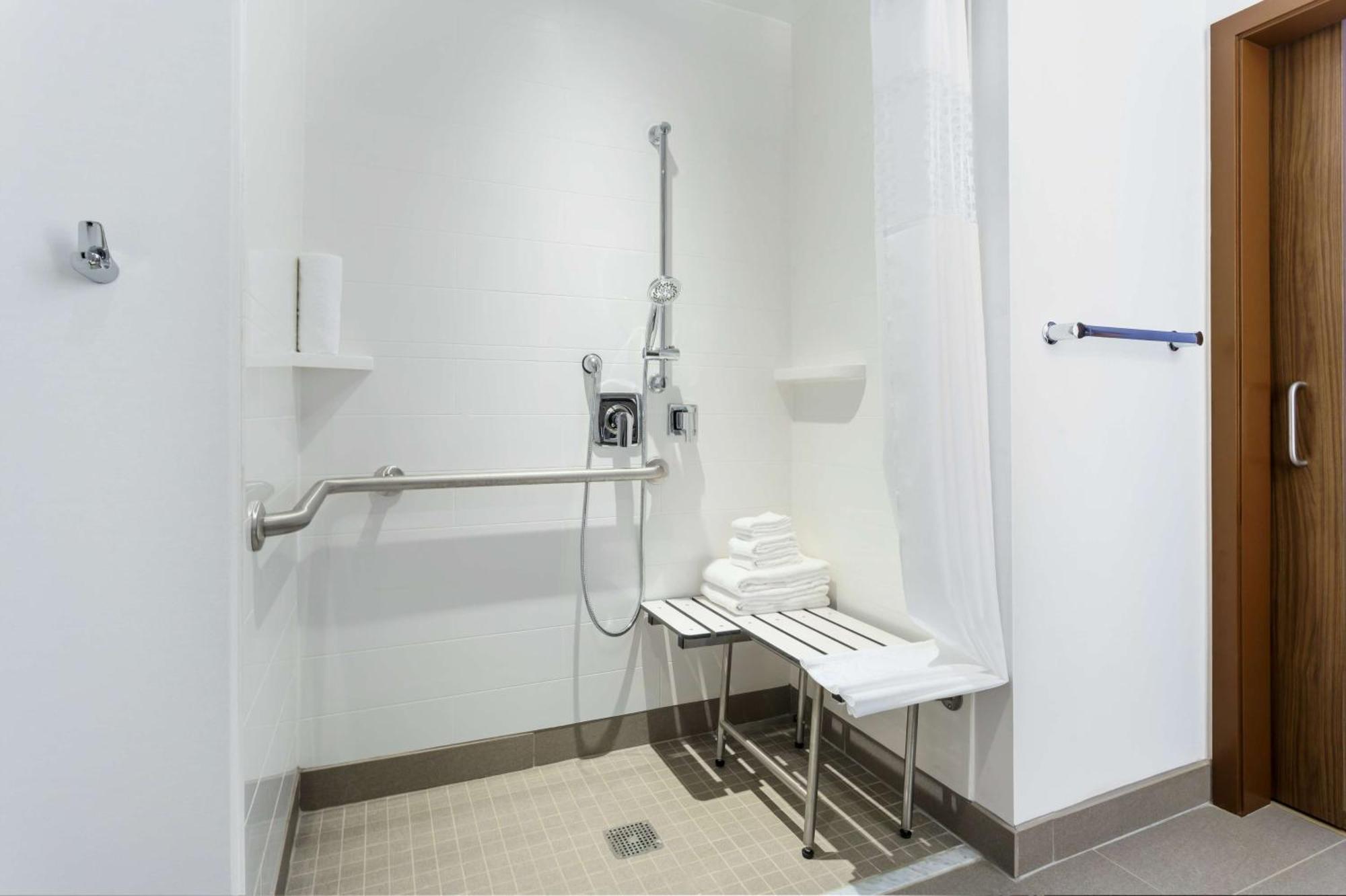Hampton Inn & Suites Санта-Моника Экстерьер фото
