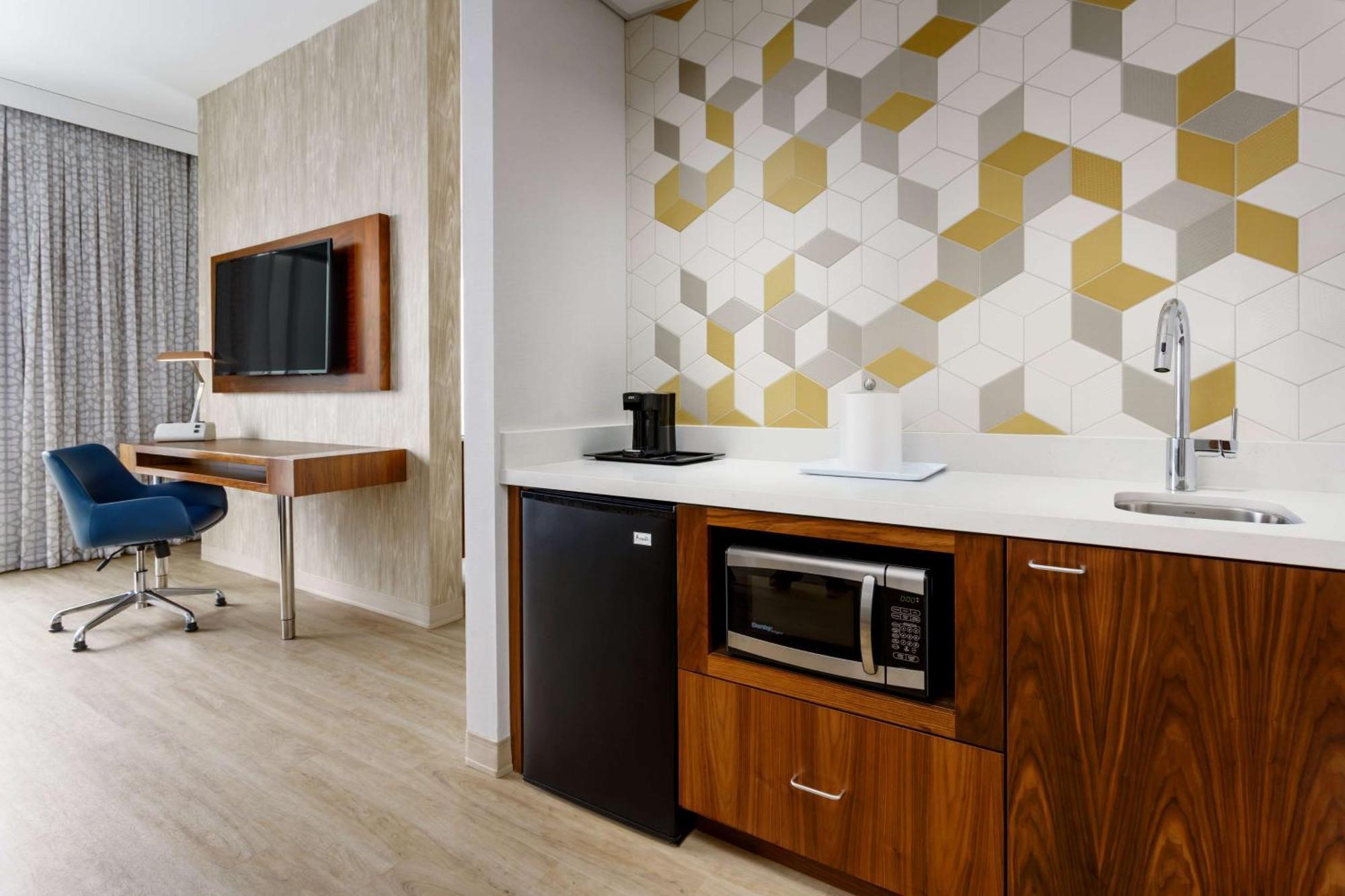 Hampton Inn & Suites Санта-Моника Экстерьер фото