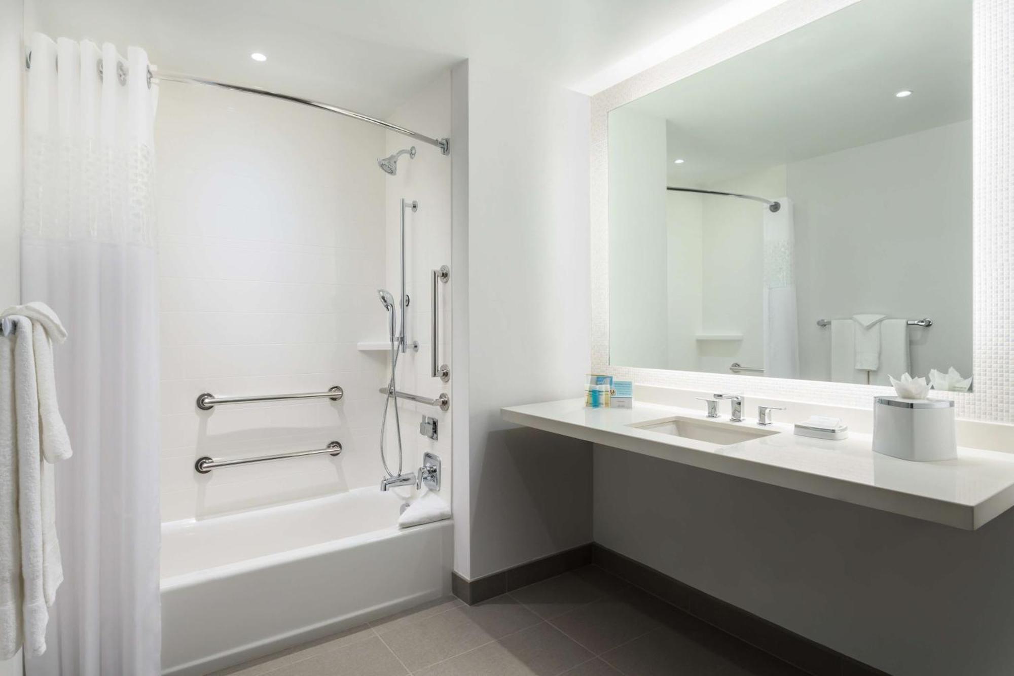 Hampton Inn & Suites Санта-Моника Экстерьер фото