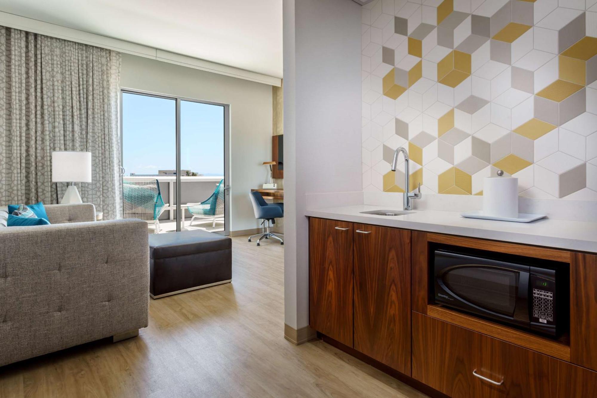 Hampton Inn & Suites Санта-Моника Экстерьер фото