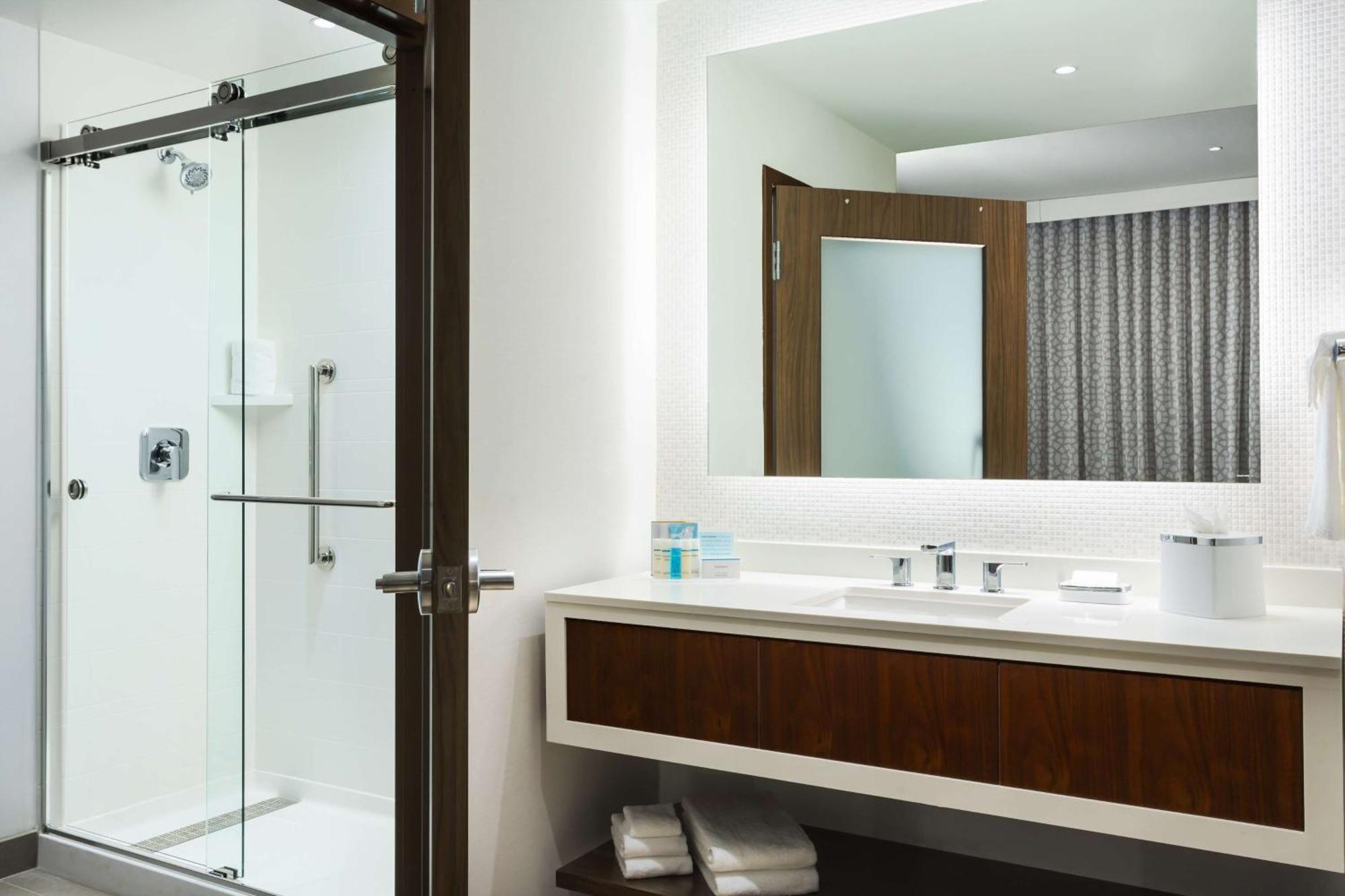 Hampton Inn & Suites Санта-Моника Экстерьер фото