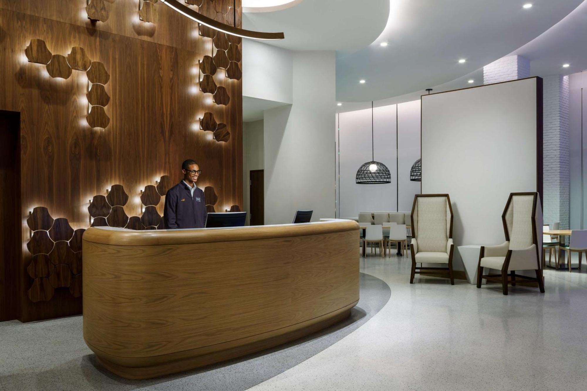 Hampton Inn & Suites Санта-Моника Экстерьер фото