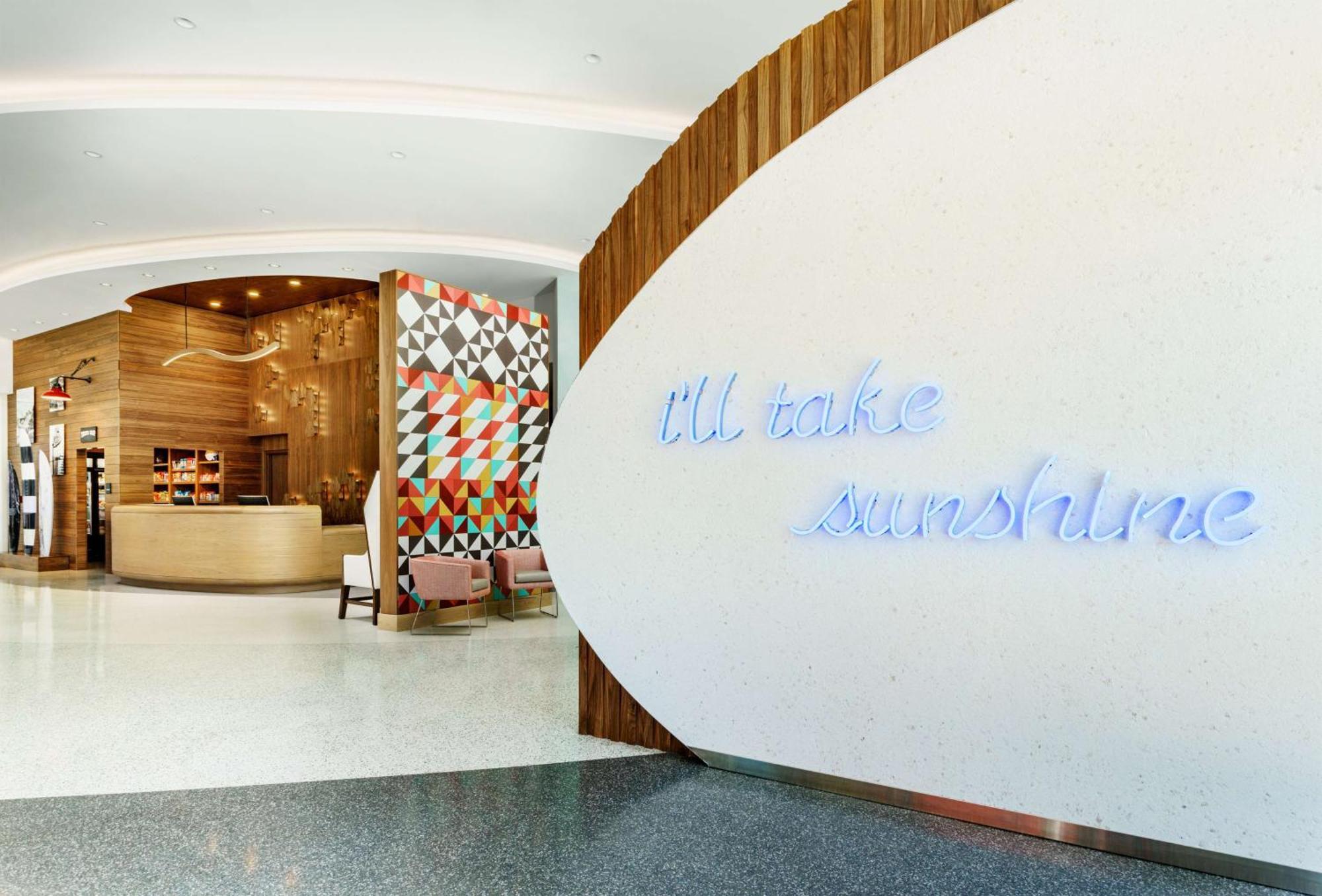 Hampton Inn & Suites Санта-Моника Экстерьер фото